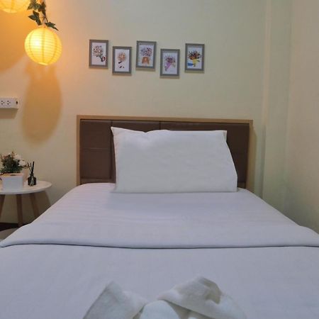 Ez Sleep @ Ratchada 19 Hostel Bangkok Ngoại thất bức ảnh