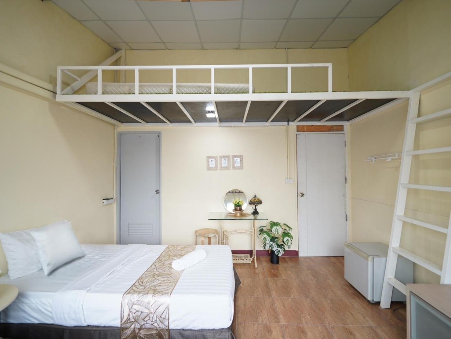 Ez Sleep @ Ratchada 19 Hostel Bangkok Ngoại thất bức ảnh