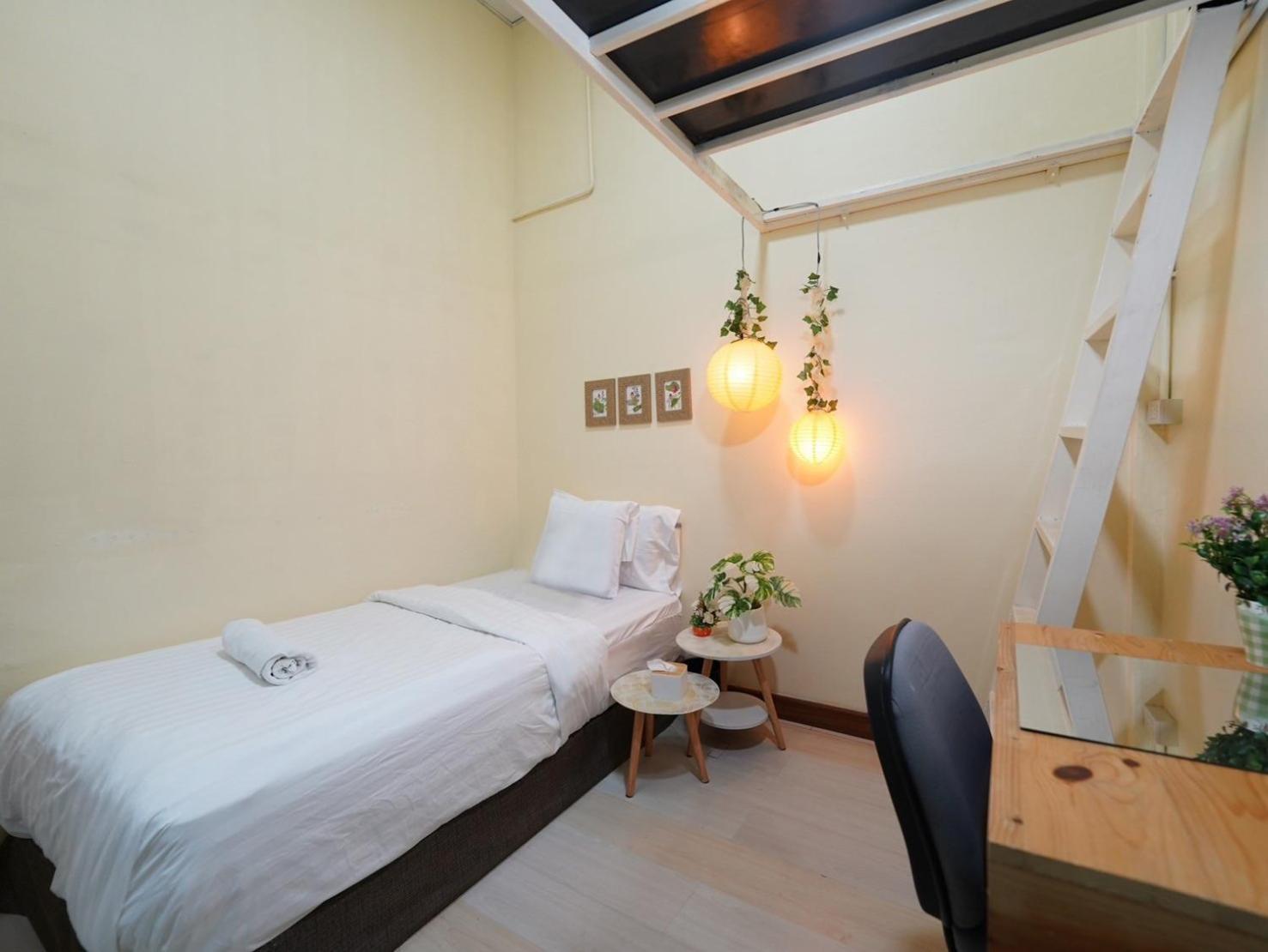 Ez Sleep @ Ratchada 19 Hostel Bangkok Ngoại thất bức ảnh