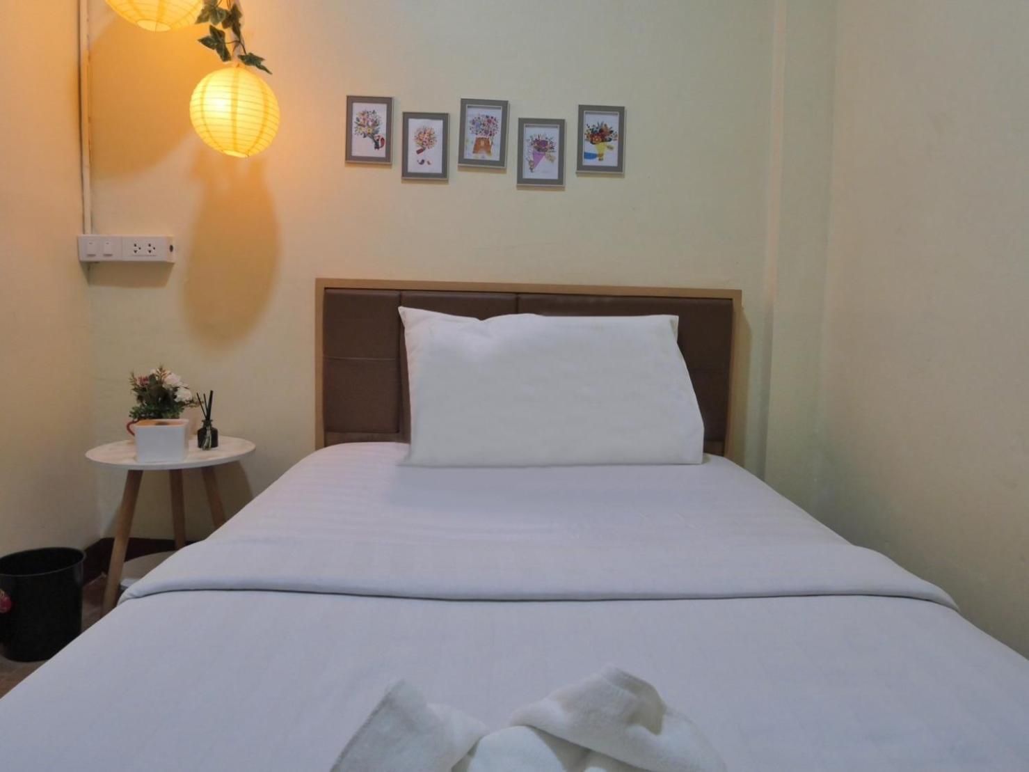 Ez Sleep @ Ratchada 19 Hostel Bangkok Ngoại thất bức ảnh