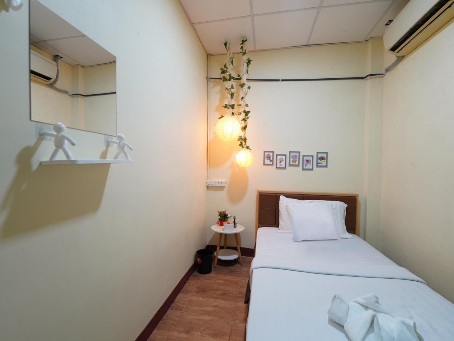 Ez Sleep @ Ratchada 19 Hostel Bangkok Ngoại thất bức ảnh