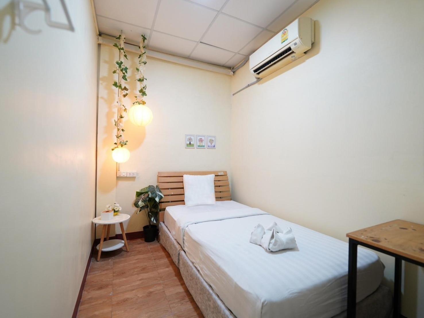 Ez Sleep @ Ratchada 19 Hostel Bangkok Ngoại thất bức ảnh
