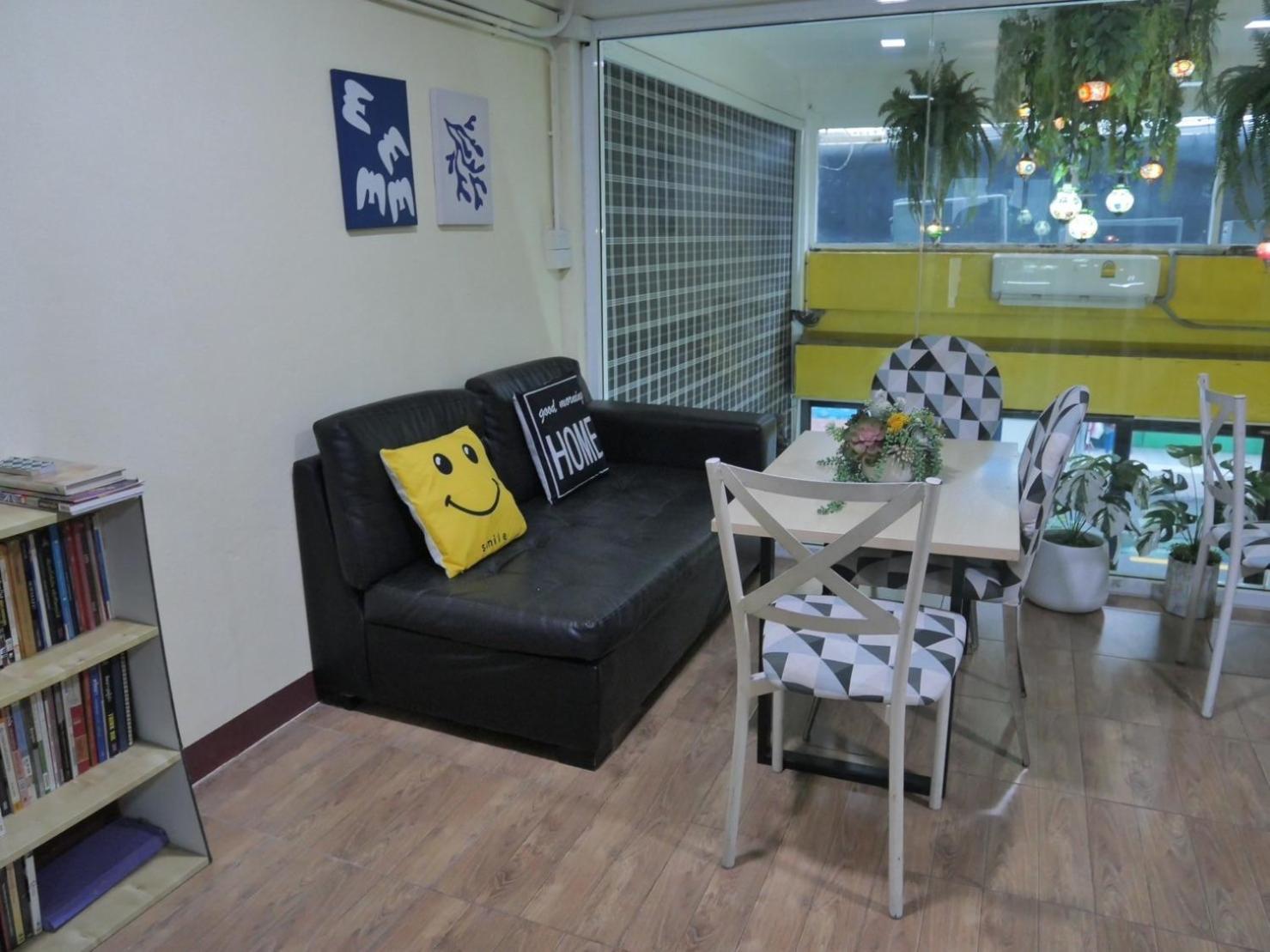 Ez Sleep @ Ratchada 19 Hostel Bangkok Ngoại thất bức ảnh