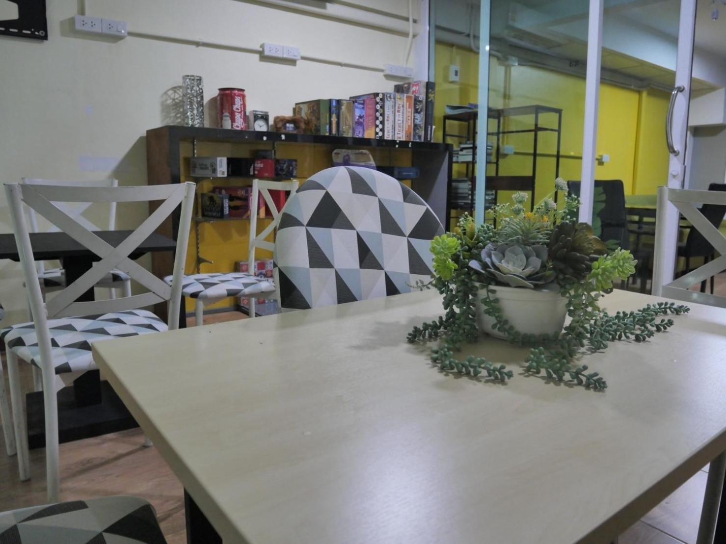 Ez Sleep @ Ratchada 19 Hostel Bangkok Ngoại thất bức ảnh