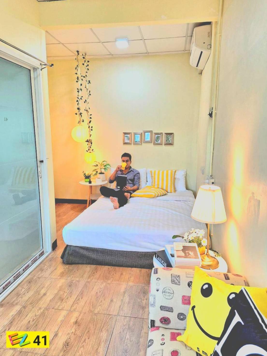 Ez Sleep @ Ratchada 19 Hostel Bangkok Ngoại thất bức ảnh